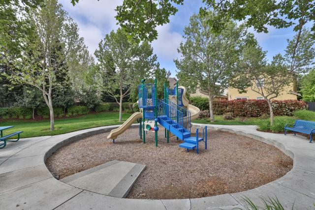 8 Sturla Way, Gilroy CA: https://media.crmls.org/mediaz/7e41dbc6-9d2a-4a1e-9028-15742ad6fa4d.jpg
