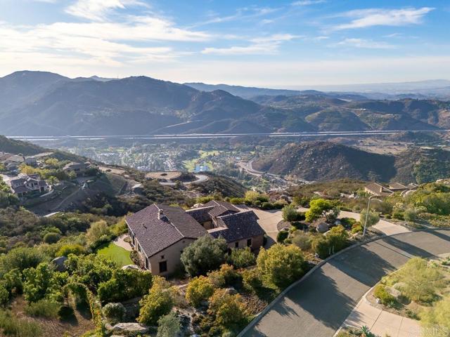 29472 Welk Highland Dr., Escondido CA: https://media.crmls.org/mediaz/7e4242cd-f2a1-4d26-a976-6ea67ceb82e4.jpg