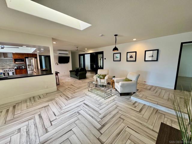 3647 Laketree Dr., Fallbrook CA: https://media.crmls.org/mediaz/7e42c283-ecaa-47ad-a881-e0bfb10a0d0e.jpg