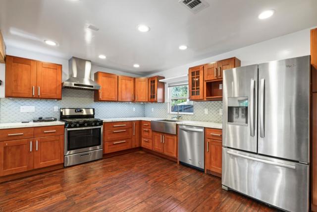 9560 Alcala Avenue, Oakland CA: https://media.crmls.org/mediaz/7e42d796-872d-4181-acd6-d160d443b0a8.jpg