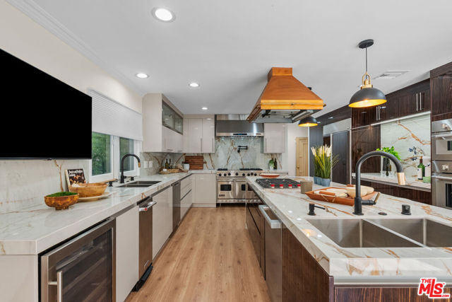 2103 N Hobart Boulevard, Los Angeles CA: https://media.crmls.org/mediaz/7e432e0e-ac2f-4450-a033-a4d1b6bf3ac7.jpg