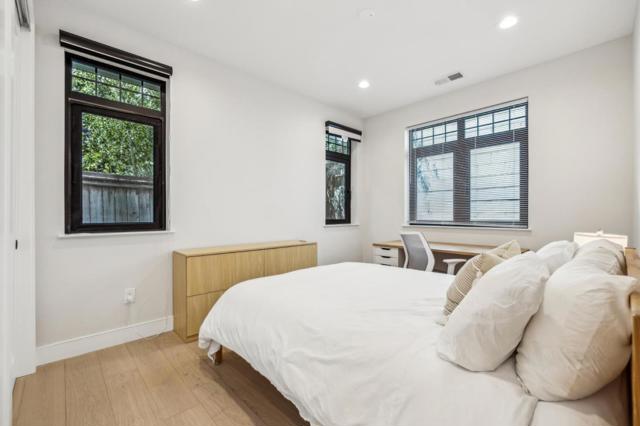 546 Oxford Avenue, Palo Alto CA: https://media.crmls.org/mediaz/7e43aa5c-a0c3-42e9-9309-11e9f7304043.jpg