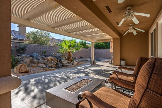 78589 Rainswept Way, Palm Desert CA: https://media.crmls.org/mediaz/7e43c13e-4d55-40e5-9f45-433a8fa0deee.jpg
