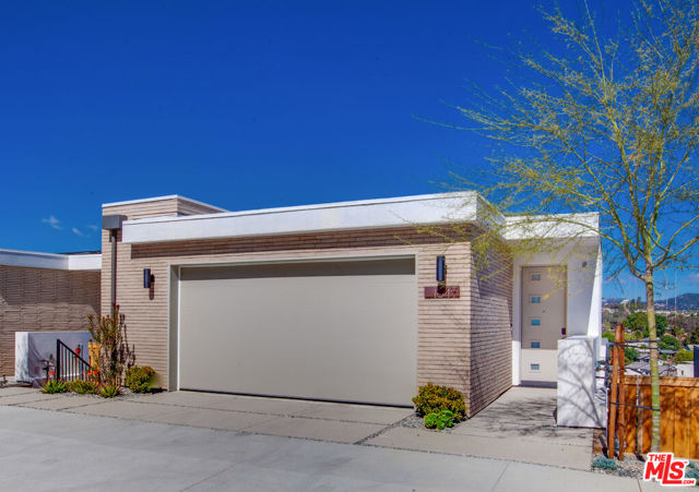 1649 N Bruce Court, Los Angeles CA: https://media.crmls.org/mediaz/7e44caae-481d-48f0-861b-e19e4676d8fd.jpg