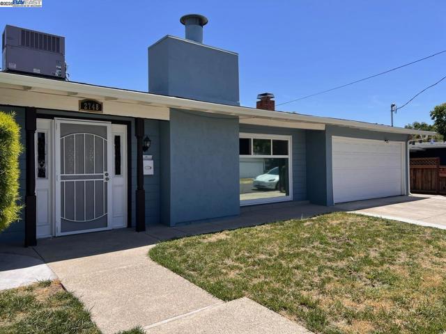 2748 Eastgate Ave, Concord CA: https://media.crmls.org/mediaz/7e45498e-13bf-40fe-ae96-e8851e543755.jpg