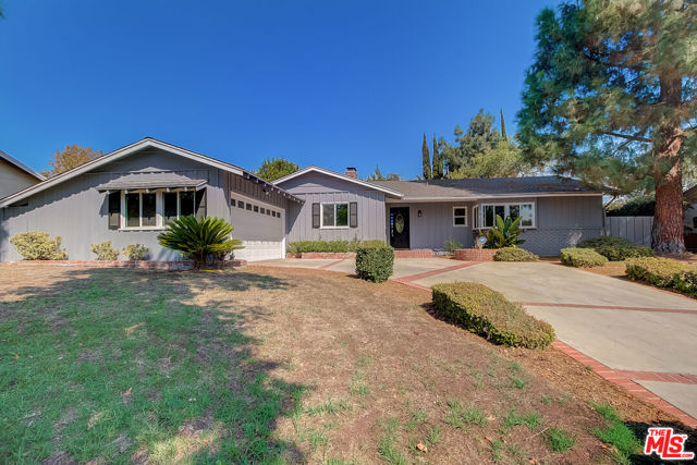 10034 Genesta Avenue photo 1
