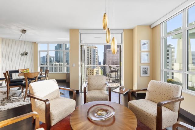 850 Beech St, San Diego CA: https://media.crmls.org/mediaz/7e46dbca-ab67-45d5-a28a-7757dd7a40bd.jpg