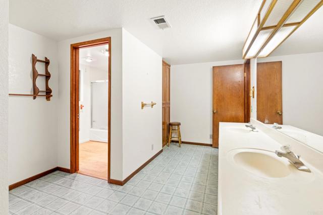 5041 Pine Ridge Avenue, Julian CA: https://media.crmls.org/mediaz/7e481a9f-ea94-4cf9-ad16-81f2e2c619de.jpg
