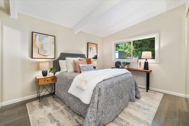 907 Christopher Way, Menlo Park CA: https://media.crmls.org/mediaz/7e482990-ca0e-4b8d-87ca-7c6d7df22258.jpg