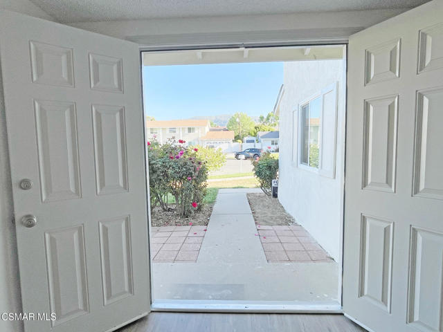 2467 Invar Court, Simi Valley CA: https://media.crmls.org/mediaz/7e483c22-5fea-4ea1-b082-856a87440b92.jpg