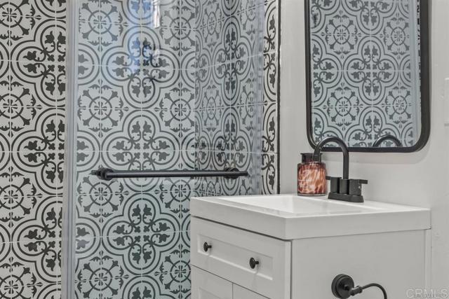 Detail Gallery Image 10 of 10 For 2030 Kearney Ave, San Diego,  CA 92113 - 1 Beds | 1 Baths