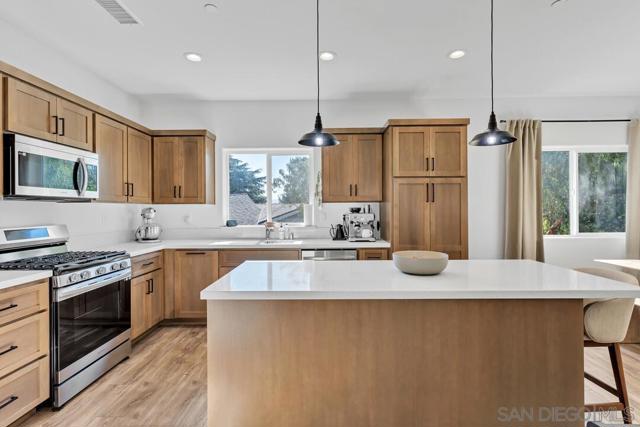 130 Scenic Dr, El Cajon CA: https://media.crmls.org/mediaz/7e48a418-4ff8-477b-913b-e095c08c59ec.jpg