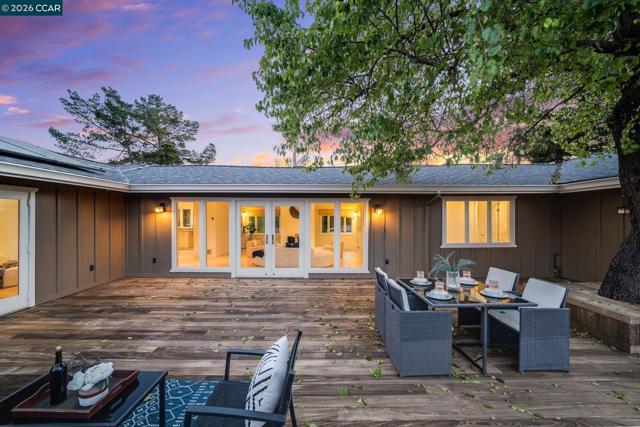 102 Hillcrest Dr, Orinda CA: https://media.crmls.org/mediaz/7e493c90-d2ff-4d1a-884e-b0a636485a8f.jpg