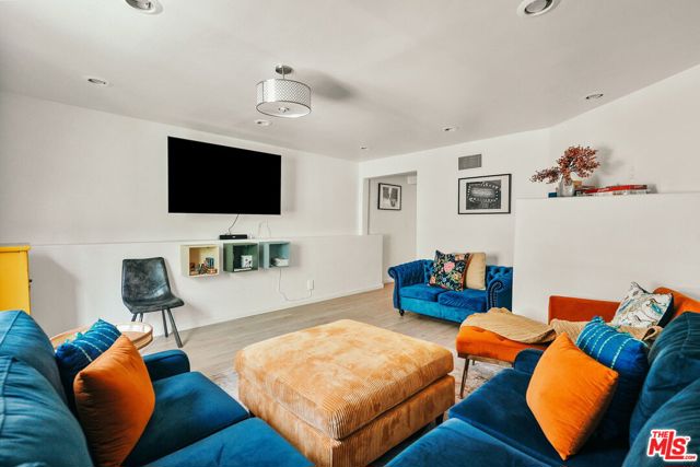 3646 Potosi Avenue, Studio City CA: https://media.crmls.org/mediaz/7e49829c-37d3-4469-8768-1267cc0864dd.jpg