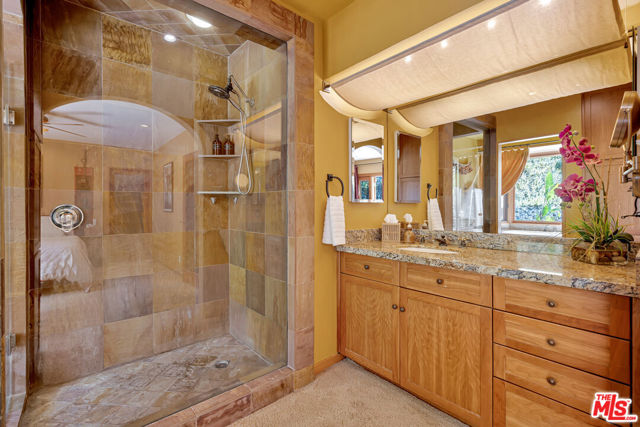 15511 Woodcrest Drive, Sherman Oaks CA: https://media.crmls.org/mediaz/7e49c980-34bc-4e97-a280-250d090f5a40.jpg