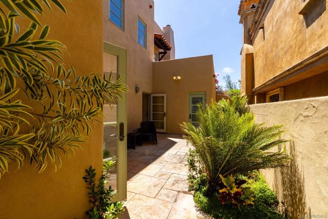 418 Marine St, La Jolla CA: https://media.crmls.org/mediaz/7e4a2cce-98e2-409c-9956-5ec9c0cf9853.jpg