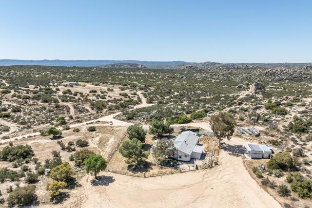1525 Tea Rose Lane, Jacumba CA: https://media.crmls.org/mediaz/7e4a7c42-5490-45a8-a4c4-03f5a93213fa.jpg