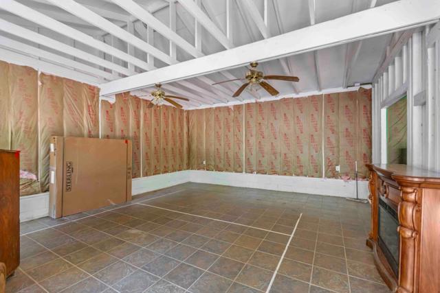 22370 Old Santa Cruz Highway, Los Gatos CA: https://media.crmls.org/mediaz/7e4a8d73-e3b4-4420-8a97-26bbbec00918.jpg