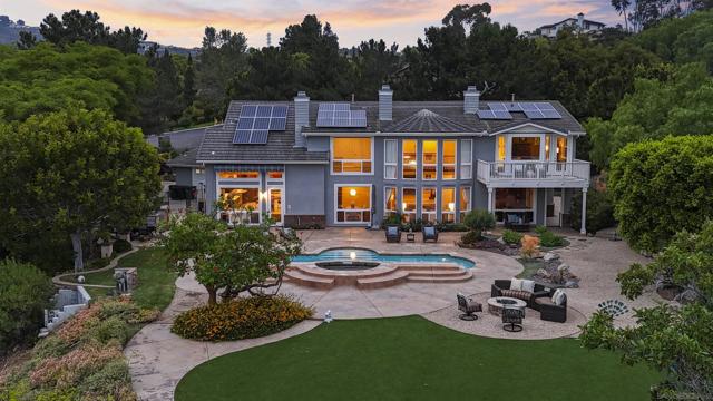 521 Latigo Row, Encinitas CA: https://media.crmls.org/mediaz/7e4a8f95-81ae-4e47-8b82-97fb256bab85.jpg