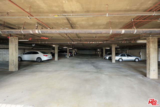 Image 17 of 24 For 1818 Vassar Street