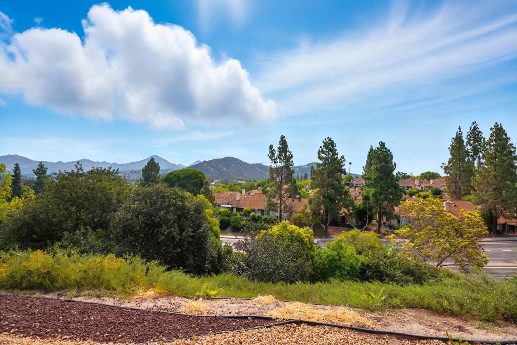https://media.crmls.org/mediaz/7e4b01a4-f49d-493c-b889-4e892f24ff20.jpg?preset=X-Large