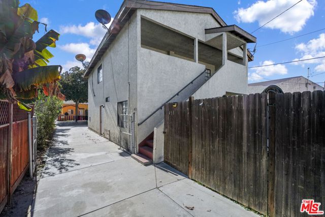 455 Plymouth Street, Long Beach, California 90805, ,Multi-Family,For Sale,Plymouth,24470077