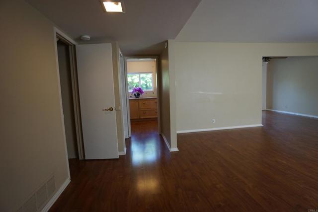 1521 Malta Avenue, Chula Vista CA: https://media.crmls.org/mediaz/7e4cf05c-32cb-40a8-923b-71f4bfa189ce.jpg