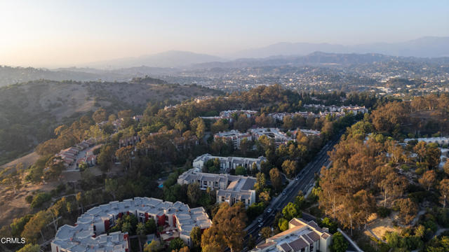 4041 Via Marisol, Los Angeles CA: https://media.crmls.org/mediaz/7e4d334b-5f27-4562-940d-0d94d0134d4e.jpg