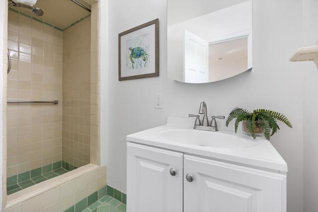 48 Turnsworth Avenue, Redwood City CA: https://media.crmls.org/mediaz/7e4de3e1-5479-4db2-8ee4-d819e1302594.jpg