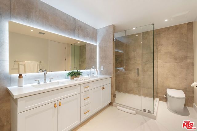 100 S La Jolla Avenue, Los Angeles CA: https://media.crmls.org/mediaz/7e4e787f-0de2-48da-a706-f09cd9cceae5.jpg