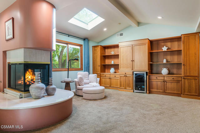 356 Laguna Terrace, Simi Valley CA: https://media.crmls.org/mediaz/7e4ecfb7-004b-4756-82ae-106373fd1b3e.jpg