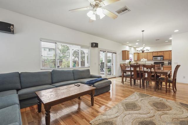 4592 Altadena Ave, San Diego CA: https://media.crmls.org/mediaz/7e4f2e5d-bb32-4dd1-ae69-fe7465ff0bf4.jpg