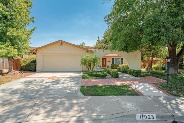 Detail Gallery Image 1 of 1 For 11023 Singletree Ln, Spring Valley,  CA 91978 - 4 Beds | 2 Baths