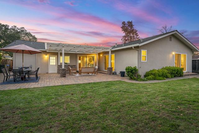 2741 Doverton Square, Mountain View CA: https://media.crmls.org/mediaz/7e4f8fae-e9f9-45c4-86ab-19d64cb4867f.jpg