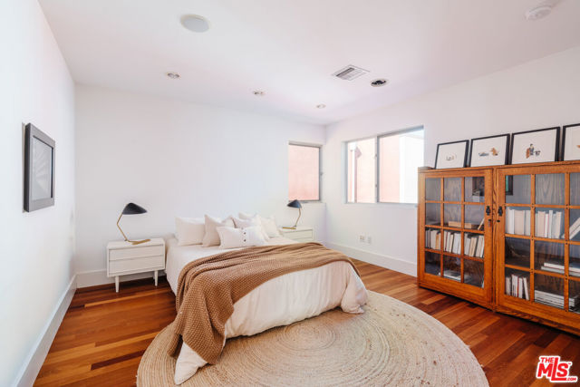 Image 15 of 74 For 1320 Abbot Kinney Boulevard