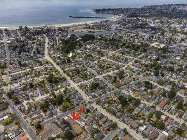 1221 Broadway, Santa Cruz CA: https://media.crmls.org/mediaz/7e50c3a6-0195-49ce-a0be-b74f5b5f01f8.jpg