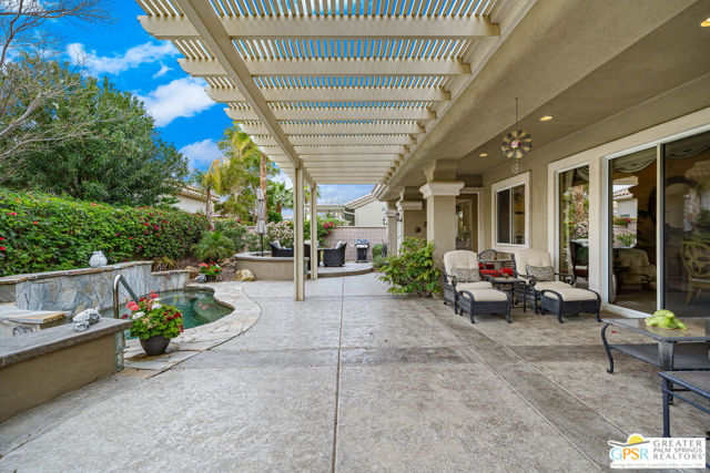 35707 Stonebriar Drive, Palm Desert CA: https://media.crmls.org/mediaz/7e515e36-0f42-4b30-9f88-70b9a1fbdb90.jpg