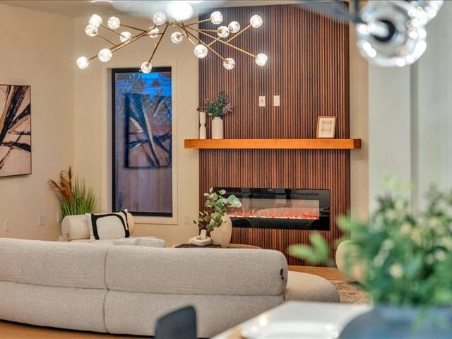 883 Rorke Way, Palo Alto CA: https://media.crmls.org/mediaz/7e5235df-7d1c-4769-96cb-bc8bd3a37149.jpg