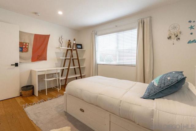 5745 Soledad Mountain Road, La Jolla CA: https://media.crmls.org/mediaz/7e5260dc-418d-473d-b058-2d123dc9c11a.jpg