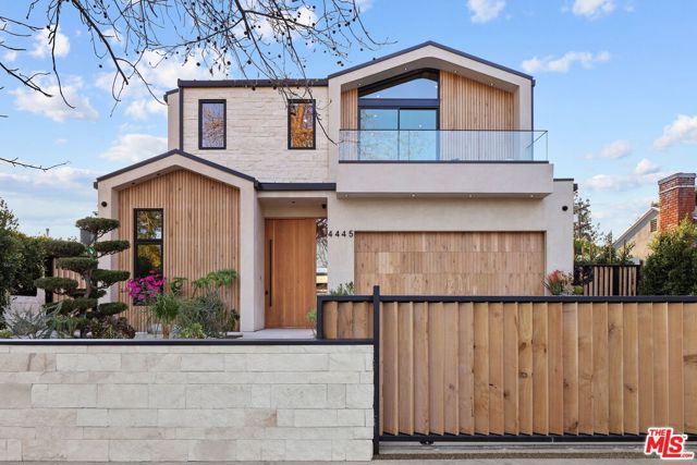 4445 Van Noord Avenue, Studio City CA: https://media.crmls.org/mediaz/7e52d1bf-65be-437f-8a12-2ff837d18a7b.jpg