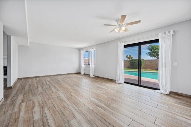81064 Jessica Way, Indio CA: https://media.crmls.org/mediaz/7e52f31e-2968-4233-ba19-168a5d1d95e4.jpg