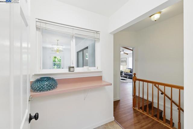 232 Longford Dr, South San Francisco CA: https://media.crmls.org/mediaz/7e5340f3-f202-4898-8c2b-08a161fceb38.jpg