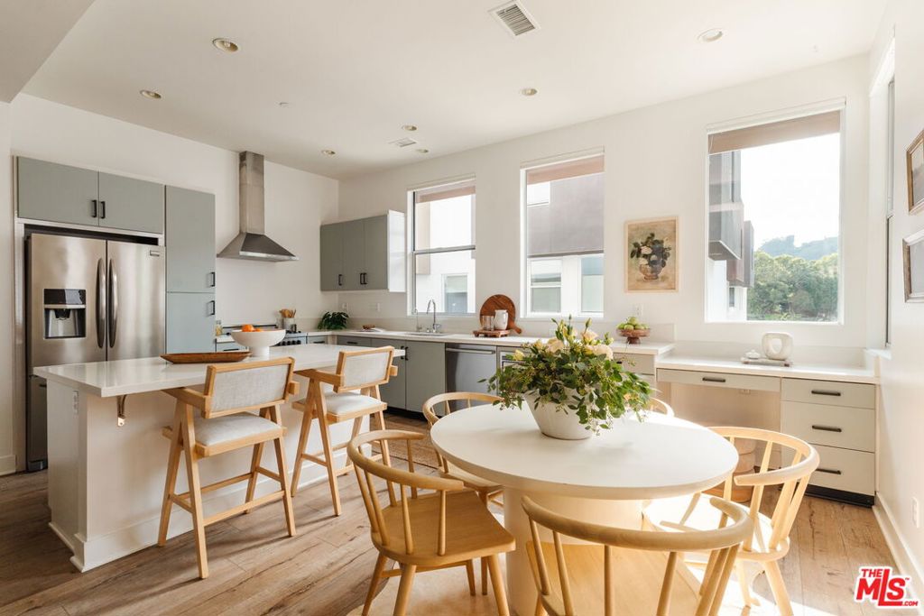 2211 Polyscope Place