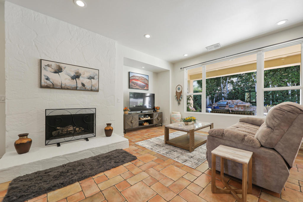 MLS #219138685DA image #10