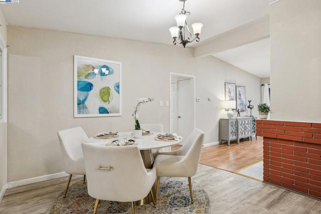 24282 Willimet Way, Hayward CA: https://media.crmls.org/mediaz/7e5571e6-e6d9-4bd3-869c-666af930259a.jpg