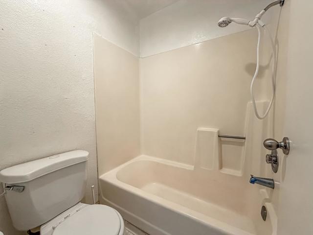 29629 Mountain Oak Court, Hayward CA: https://media.crmls.org/mediaz/7e55cb87-9bcc-4e87-be27-1e79ca0c90ec.jpg