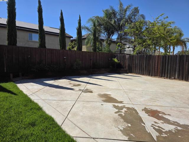 1906 Wilson Ct, Antioch CA: https://media.crmls.org/mediaz/7e55eaf3-35a5-46c7-aa5b-9b3058aee3d6.jpg