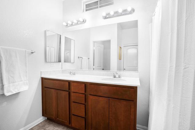 1665 Santa Alexia Avenue, Chula Vista CA: https://media.crmls.org/mediaz/7e55f402-2b98-4e7b-b584-0aec49cf4633.jpg