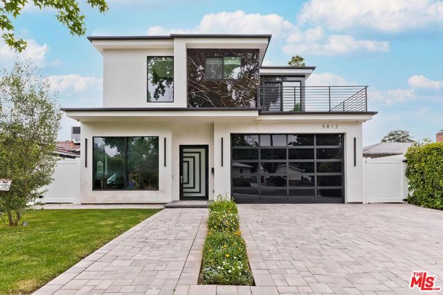 5812 Willis Avenue, Sherman Oaks CA: https://media.crmls.org/mediaz/7e560d93-0c42-4231-a6a2-2857ee7927eb.jpg