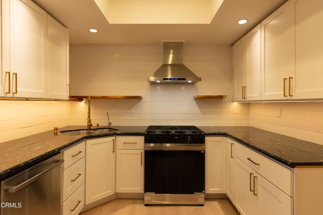 Detail Gallery Image 7 of 16 For 234 N Kenwood St #202,  Glendale,  CA 91206 - 2 Beds | 2 Baths